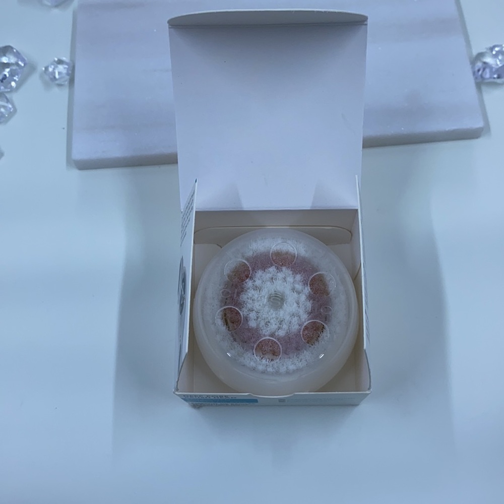 🌟 Radiance Clarisonic Brush Head - Picture 7 of 12